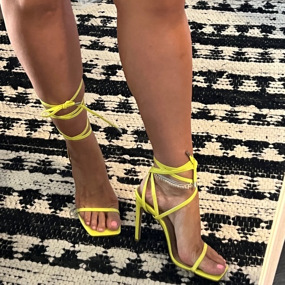Steve Madden Uplift Ankle Tie Sandals Yellow Size 11 - Picture 3 of 10